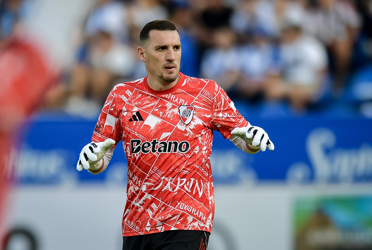 Franco Armani volvió a lesionarse en River y Beltrán entró en su lugar