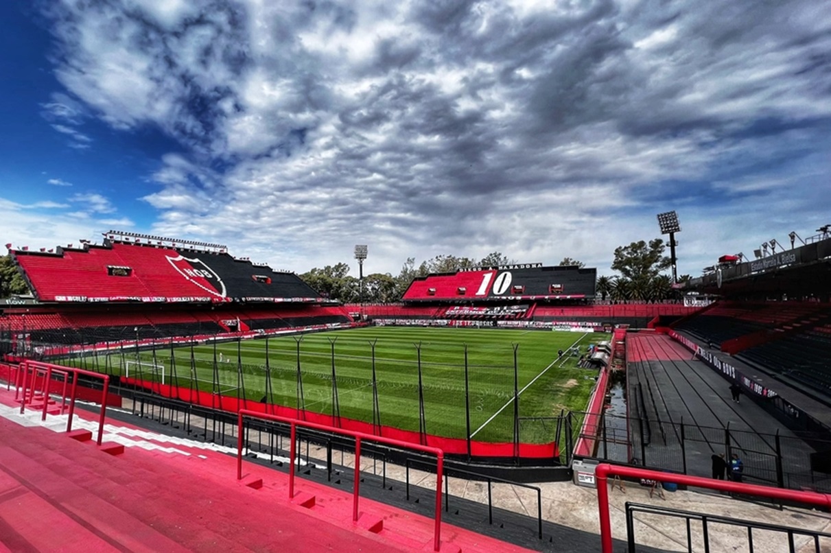 Tanto Frank Darío Kudelka como Jorge Almirón presentaron planilla en el clásico. Formaciones confirmadas para Newell´s y Rosario Central