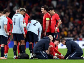 El delantero del Manchester City salió caminando con dificultad en Wembley. Ronald Araújo lastimó a Phil Foden en Inglaterra - Uruguay