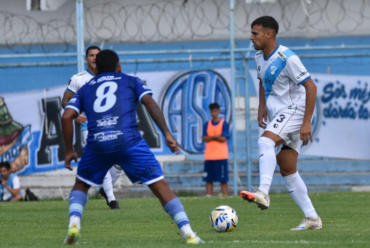 #PrimeraNacional | #GimnasiaYTiro 0 vs #Temperley 0 - El árbitro no fue ningún Angelini Pablo Giménez privó al Gasolero del triunfo Los de Nicolás Domingo tuvieron un gol válido de Lucas Angelini pero el juez cobró offside en Salta