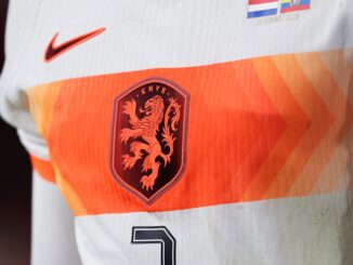 Con todos los destellos de la camiseta suplente de Holanda