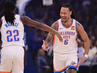 Oklahoma City Thunder superó a Golden State Warriors en condición de local y logró su 50º victoria en esta temporada de la NBA.