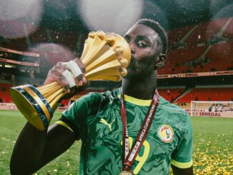 La CAF pidió el trofeo para dárselo a Marruecos dos meses después. Senegal guardó la Copa Africana en una base militar para no devolverla