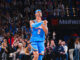 Shai Gilgeous-Alexander superó a Wilt Chamberlain como el jugador con más partidos consecutivos anotando +20 puntos, rompiendo así una racha de más de 60 años para quedar en los grandes libros del básquet.