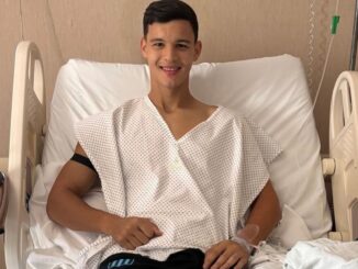 El ex Inter fue intervenido tras lesionarse los ligamentos cruzados. Racing comunicó que Valentín Carboni fue operado con éxito
