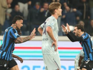 Los Oróbicos merecieron y rescataron un 2 a 2 en cuatro minutos. Udinese lo tenía ganado y Atalanta lo empató con doblete de Scamacca