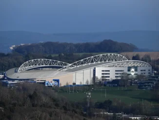 Brighton - Liverpool, demorado por 15 minutos por un accidente en una autopista