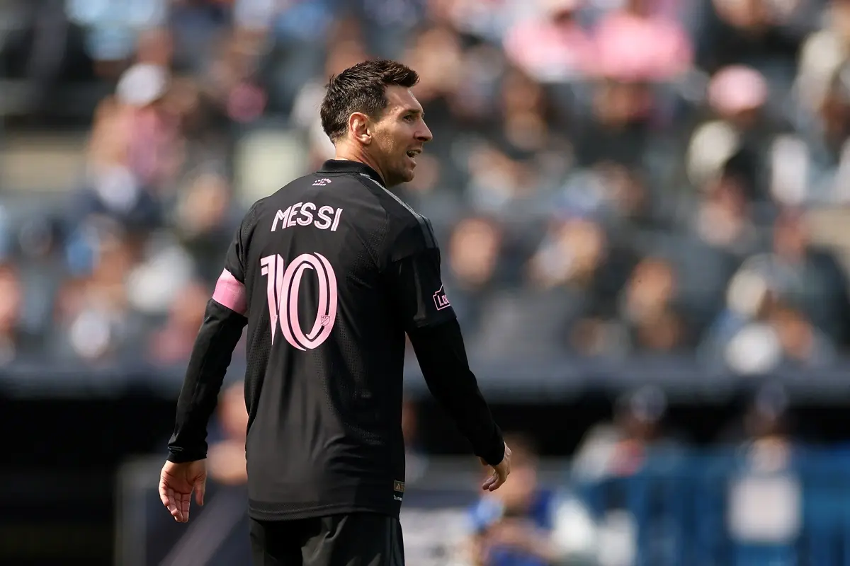 Lionel Messi llegó al país y Lionel Scaloni ya tiene plantel completo de la Selección Argentina