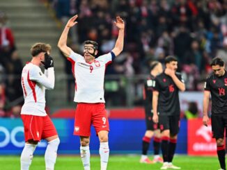 Polonia sufrió con Albania pero remontó con Lewandowski