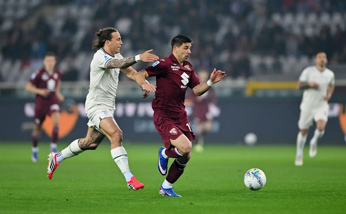 Giovanni Simeone volvió al gol tras dos meses y adelantó al Torino con una arremetida ante Lazio