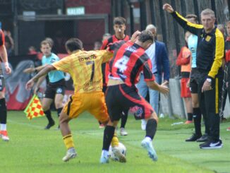 Carlos Mayor dejó de ser entrenador de Mitre tras la derrota ante Ferro