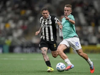 Atlético Mineiro salvó la ropa en el final