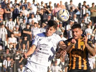 El Albinegro fue más, ganaba con gol de Enriquez pero fue finalmente 1 a 1. Chaco for Ever dejó pasar la chance y empató con Mitre