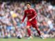 El mediocampista terminó como pudo el primer tiempo en Anfield. Curtis Jones se lesionó ante Fulham y preocupó al Liverpool