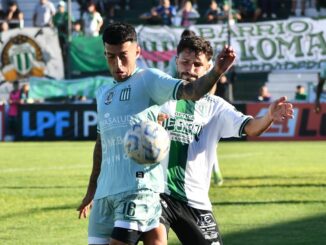 Los de Monasterio ganaron 1 a 0 con gol de Alejandro Benítez. Deportivo Laferrere despertó y dejó sin invicto a Excursionistas
