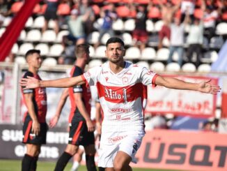 Fue 2 a 0 para el Gallo con goles de Fagundez y Bulacio. Deportivo Morón le ganó a Colón y trepó a lo más alto de su zona