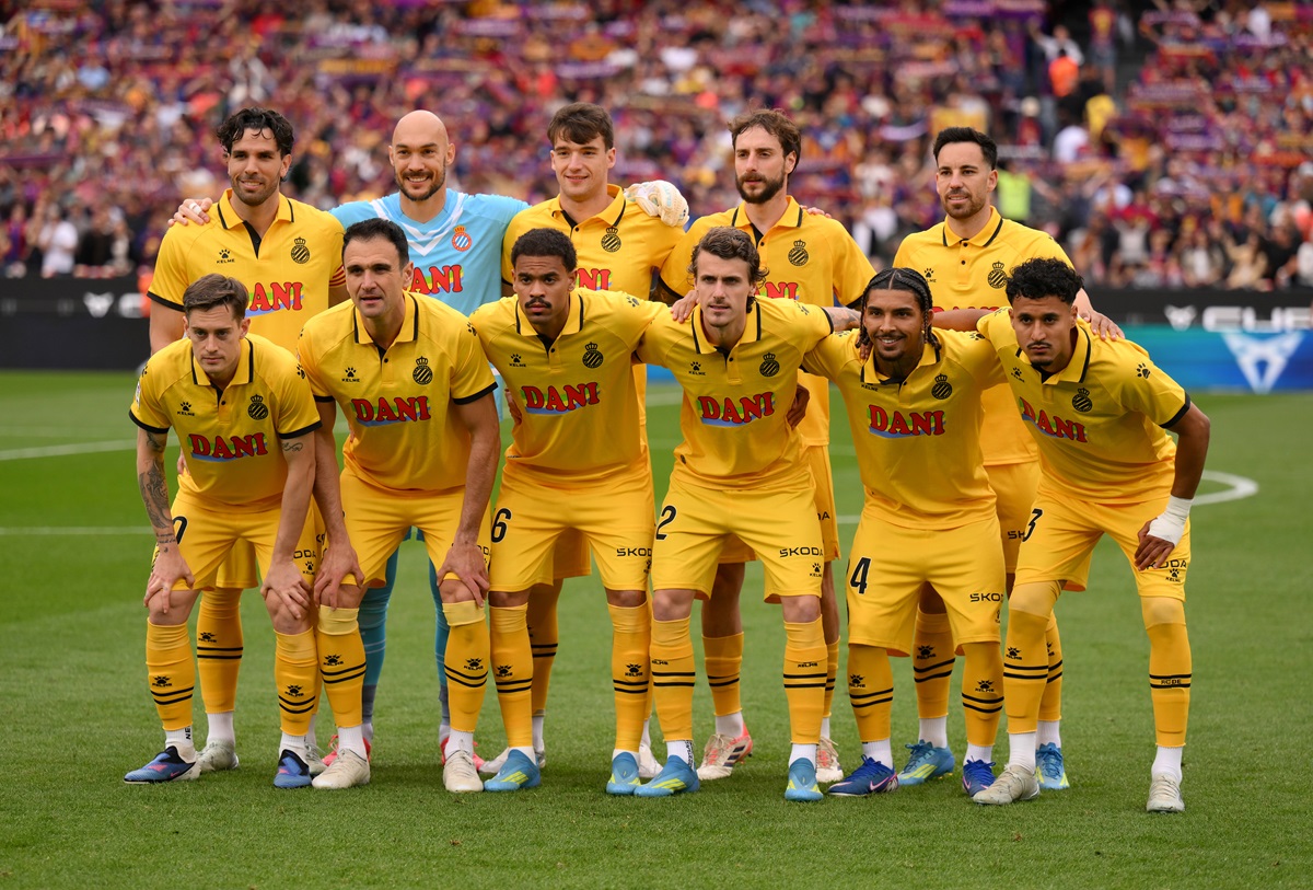 Kelme presentó un diseño de los inicios de los Periquitos en 1900. Espanyol deslumbró con su camiseta retro en La Liga