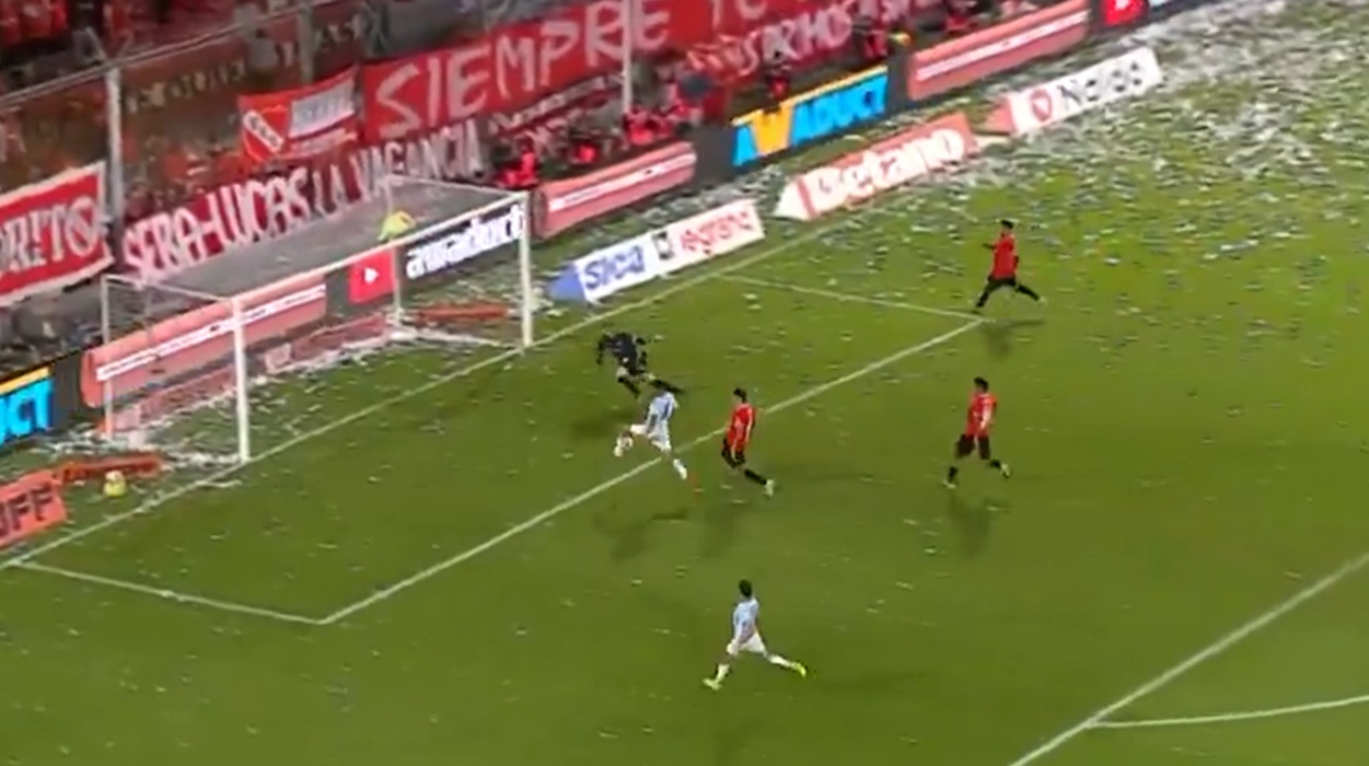Insólita chance errada de Maravilla en Independiente vs Racing
