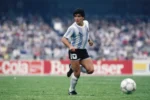 "En estos tiempos modernos, Maradona haría mil goles por campeonato, fue el Dios del fútbol"