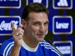 Un hincha encaró a Scaloni en la conferencia: "Quiero que esté preparado, lo quiero ayudar"