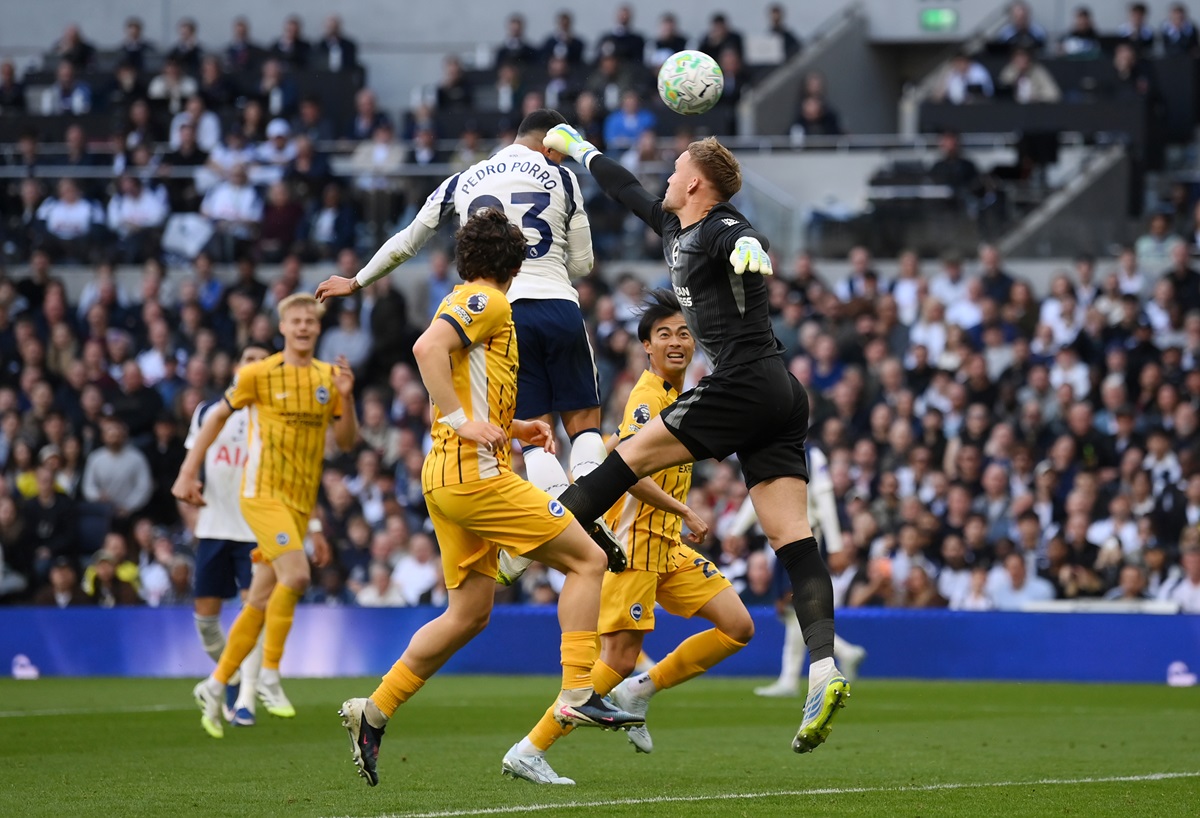Pedro Porro calmó a Tottenham que sale del descenso en Premier League