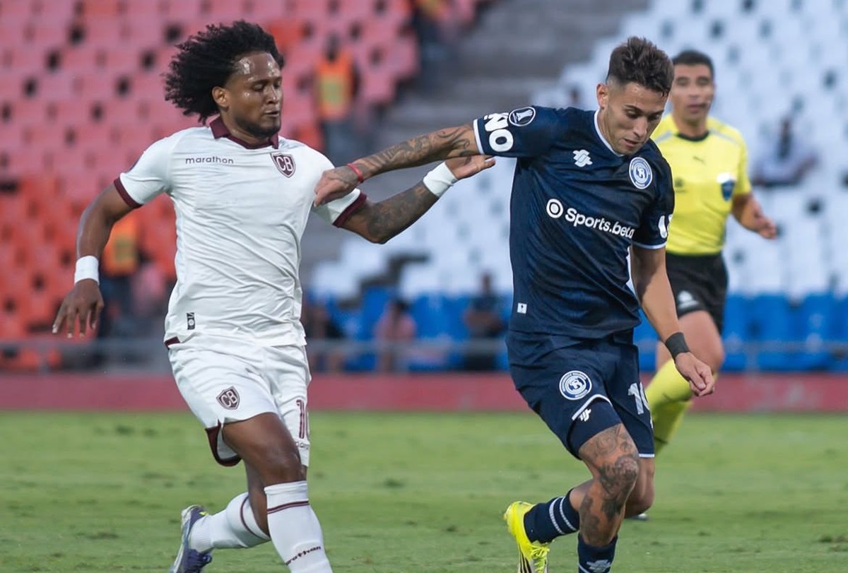 La Lepra se impuso em Mendoza con gol de Matías Fernández. Independiente Rivadavia debutó en Libertadores y le ganó a Bolívar