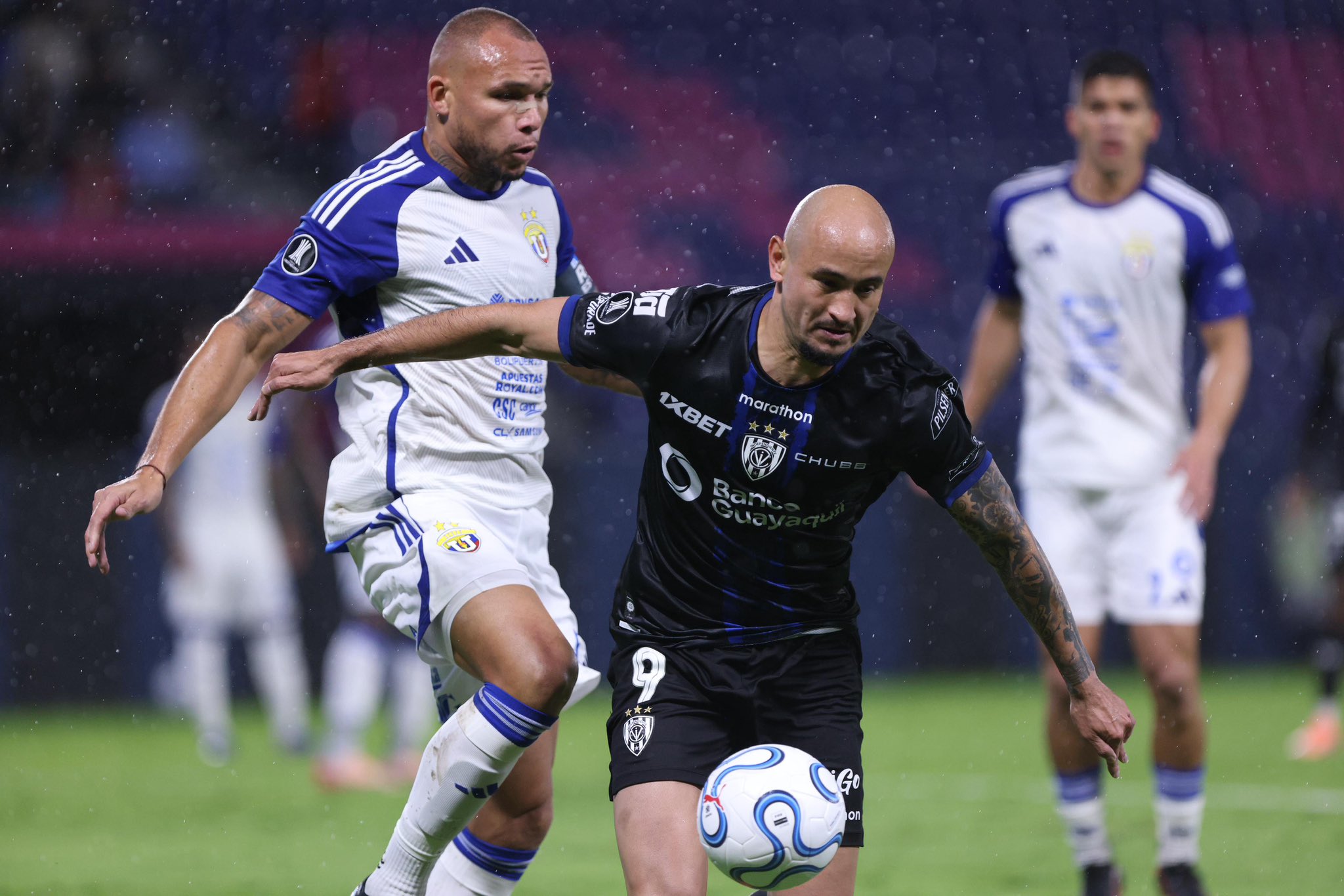 Independiente del Valle pasó el susto y venció a Universidad Central. Los venezolanos habían comenzado al frente pero los ecuatorianos lo dieron vuelta para triunfar 3-1.