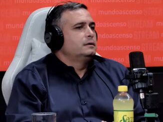 El presidente de Deportivo Armenio habló en el Streaming de Mundo Ascenso. Allí, Luciano Nakis justificó secarle la nuca a Chiqui Tapia