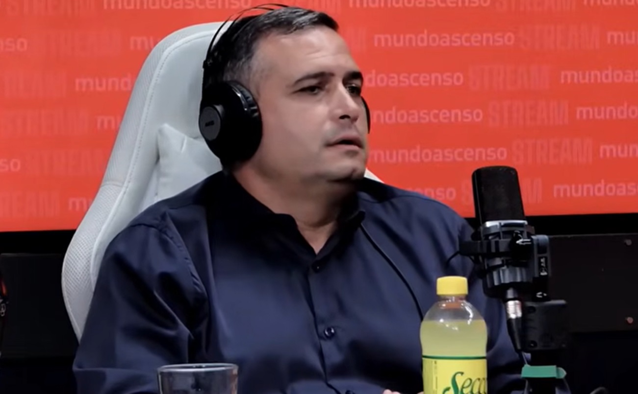 El presidente de Deportivo Armenio habló en el Streaming de Mundo Ascenso. Allí, Luciano Nakis justificó secarle la nuca a Chiqui Tapia