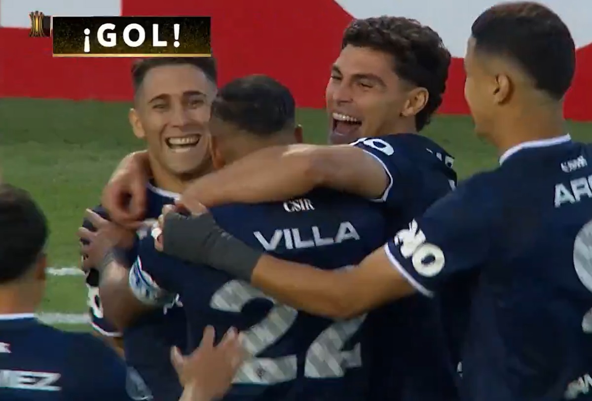 Matías Fernandez infló las redes de Bolívar a los 61 segundos. Independiente Rivadavia debutó en Copa Libertadores y anotó un gol al minuto