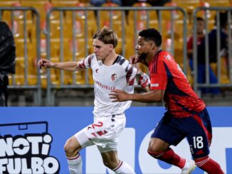 Estudiantes debutó con empate en Colombia