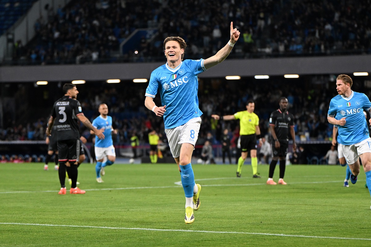 Los Partenoepei le hicieron precio con un 4 a 0 en el Diego Maradona. Napoli aplastó a Cremonese y no se dio por vencido en Serie A