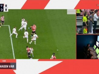 El partido ante Osasuna en San Mamés arrancó con todos. Polémica en Bilbao por la mano de Torró y el penal anulado al Athletic