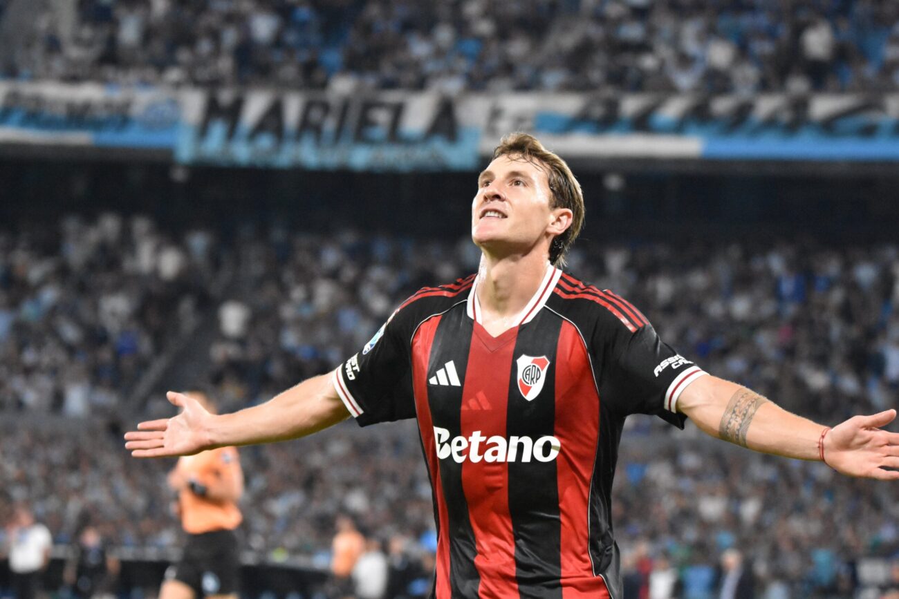 River derrotó a Racing y se quedó con un caliente Clásico en Avellaneda gracias a goles de Colidio y Driussi tras errores groseros defensivos contrarios.