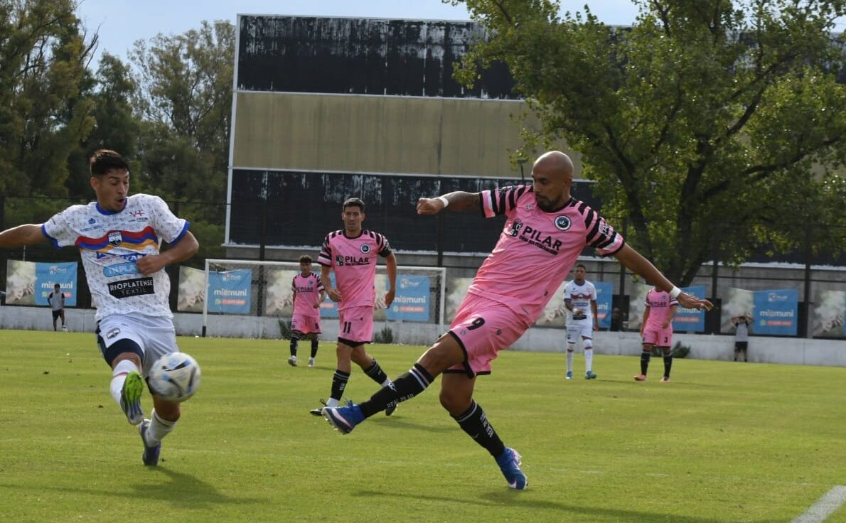 Deportivo Armenio confirmó su levantada impidiendo que Real Pilar se suba a la cima