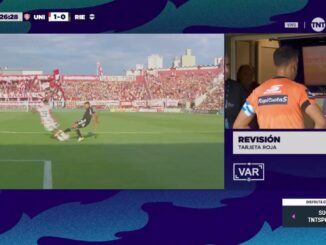 Jonathan Goitia entró y fue expulsado a los 40 segundos