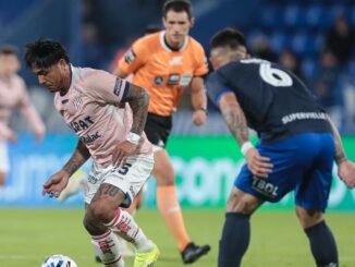 El Fortín y el Tatengue brindaron un gran espectáculo en Liniers. Vélez y Unión empataron 2 a 2 en una noche caliente
