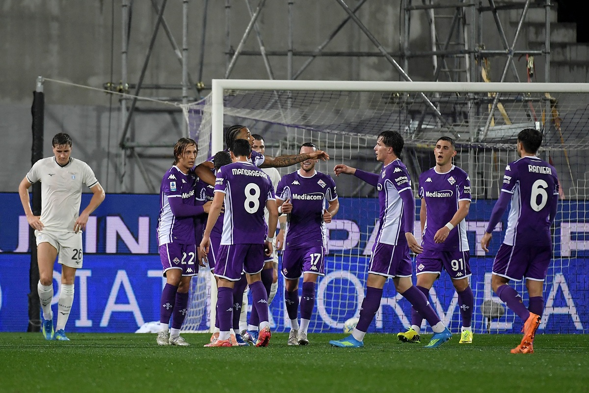 Fiorentina venció a Lazio y empieza a sellar su permanencia en la Serie A