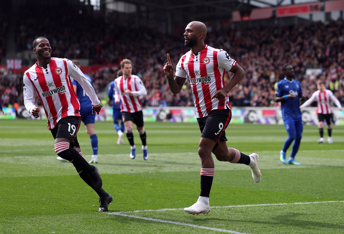 El brasileño puso el 1 a 0 para Brentford ante Everton con un penal. Igor Thiago llegó a los 20 goles en esta temporada de Premier League