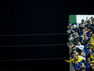 Un hincha de Boca se desmayó en la popular y el partido ante Defensa se detuvo por unos minutos