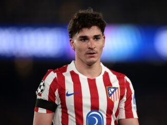 Julián Álvarez integra el banco de Atlético de Madrid ante Athletic