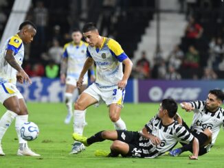 Rosario Central tardó pero quebró a Libertad en Paraguay