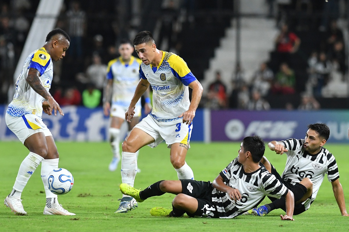 Rosario Central insistió hasta el final y ganó en Paraguay sin Ángel Di María