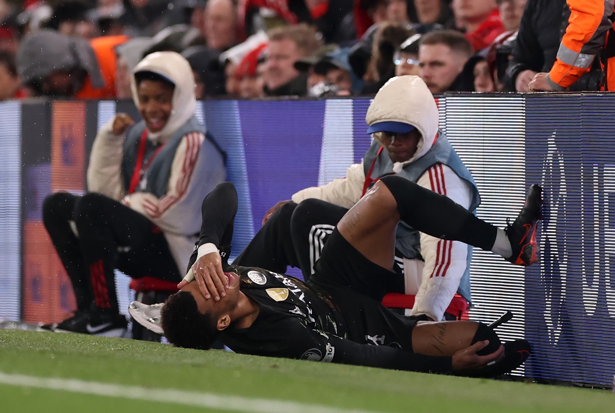 El atacante del Paris Saint-Germian sufrió un problema en la rodilla. Desire Doué también salió lesionado en PSG y alarmó a Francia