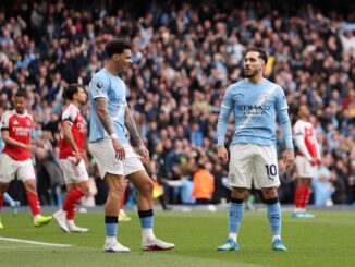 Los Citizens se impusieron por 2 a 1 con goles de Cherki y Haaland. Manchester City le ganó a Arsenal y calentó la Premier League