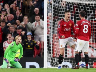 Manchester United venció a Brentford y se acerca a la Champions