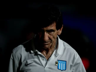 Dura autocrítica de Costas en Racing: "Fue uno de los peores partidos, un problema de actitud"