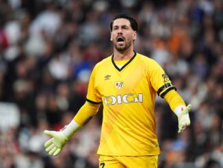 Pasaron dos partidos sin el arquero argentino y regresa por Conference League. Augusto Batalla vuelve al arco de Rayo Vallecano este jueves