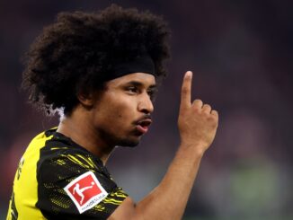 Picante cruce entre Adeyemi y ultras del Stuttgart