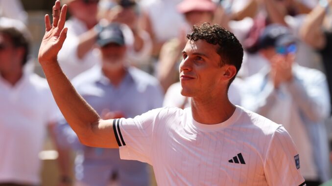 El argentino se impuso en cinco sets ante el español. Juanma Cerúndolo derrotó a Landaluce y se metió en octavos de Roland Garros